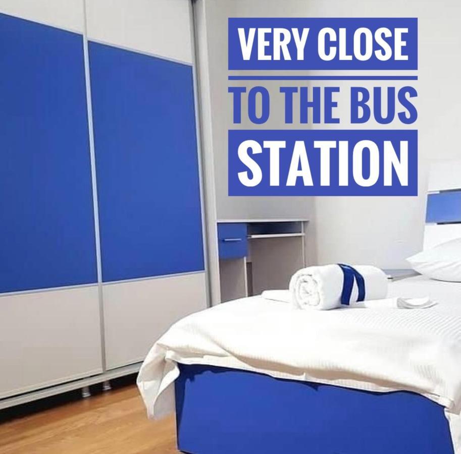 Bus Station Hostel Приштина Екстер'єр фото