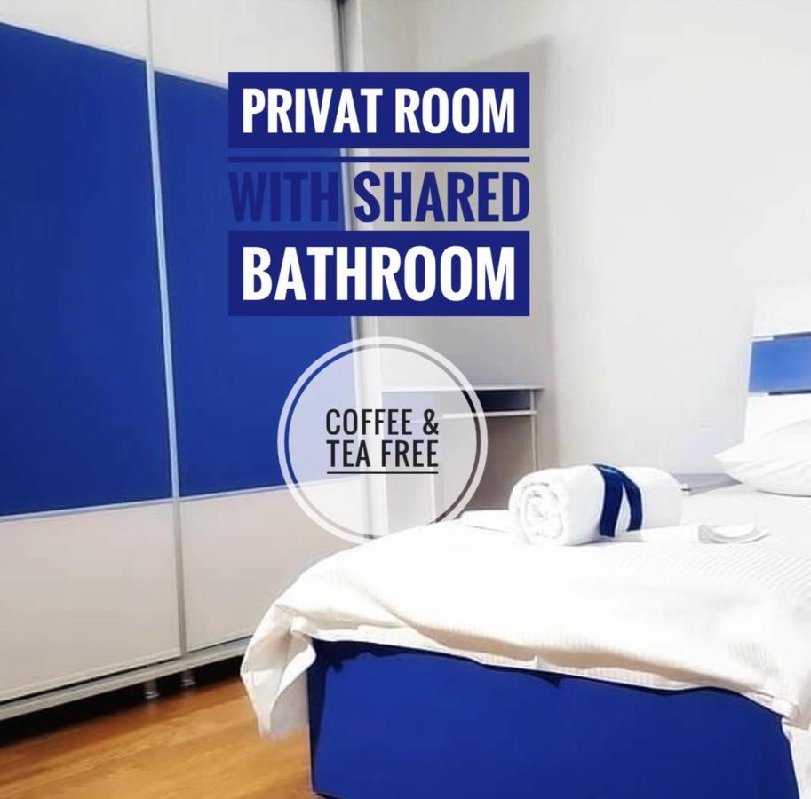 Bus Station Hostel Приштина Екстер'єр фото