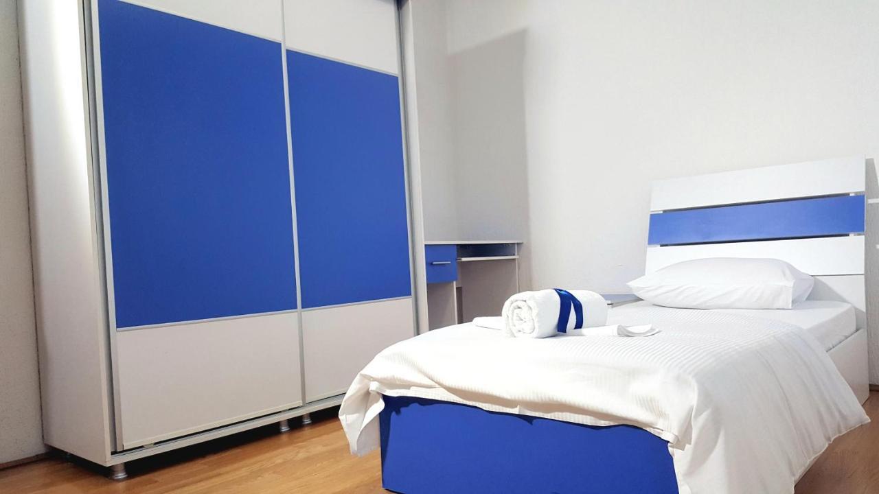 Bus Station Hostel Приштина Екстер'єр фото